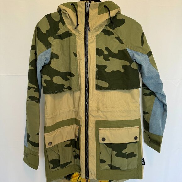 L.A.M.B x Burton Riff Parka Camo Snowboard Jacket Size XS - Picture 3 of 13